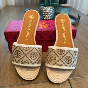 Tory Burch Tan and Cream Patterned Sandals